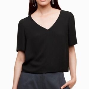 Aritzia Babaton size medium black randy short sleeve v neck neutral minimalist